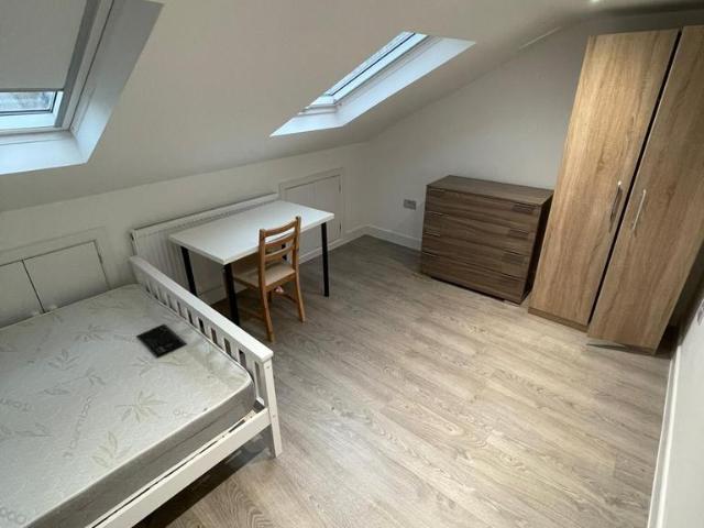 House for rent in Poplar Grove, Greater London