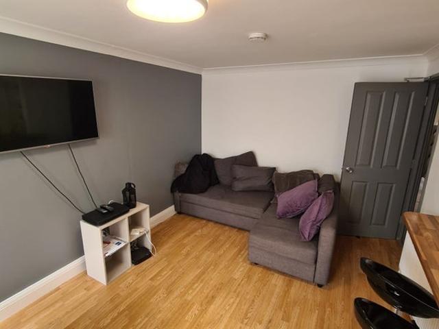Room for rent in Vange, Essex