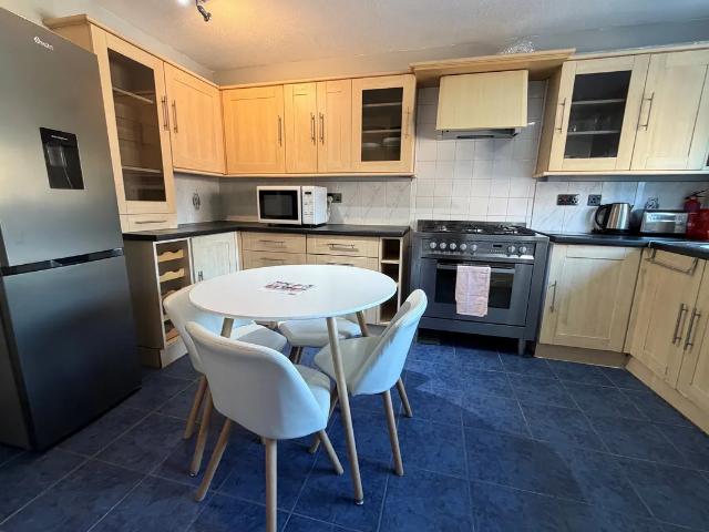 House for rent in Kensington, Calderstones