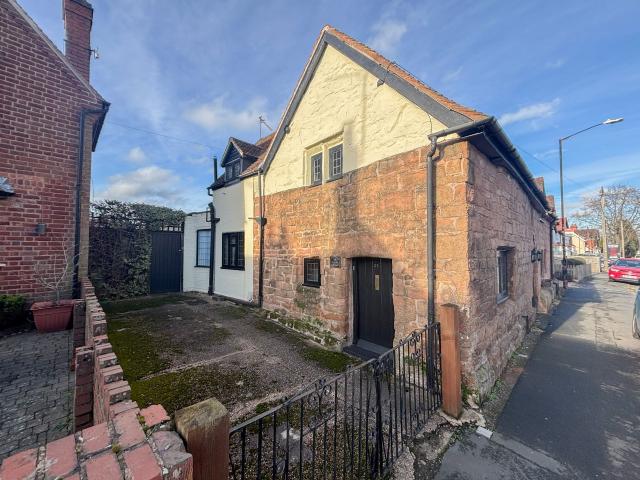 House for rent in Castle Green, Green Close
