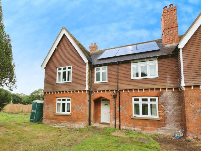 House for rent in Bessels Green, The Butts