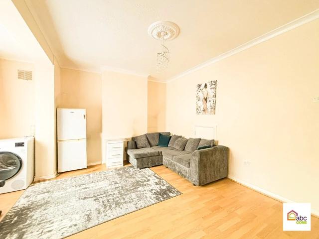 House for rent in London Borough of Barking and Dagenham, Greater London