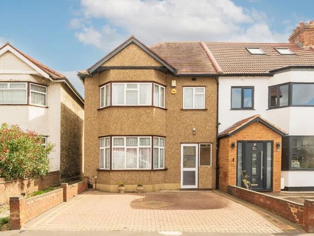 House for rent in London Borough of Ealing, Greater London