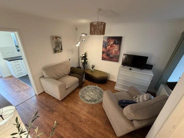 House for rent in Broken Cross, Cheshire West and Chester