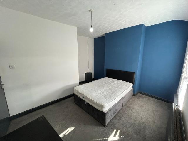 House for rent in Calderstones