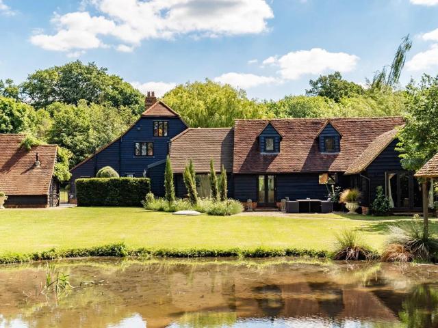 House for rent in Middle Park, Greater London