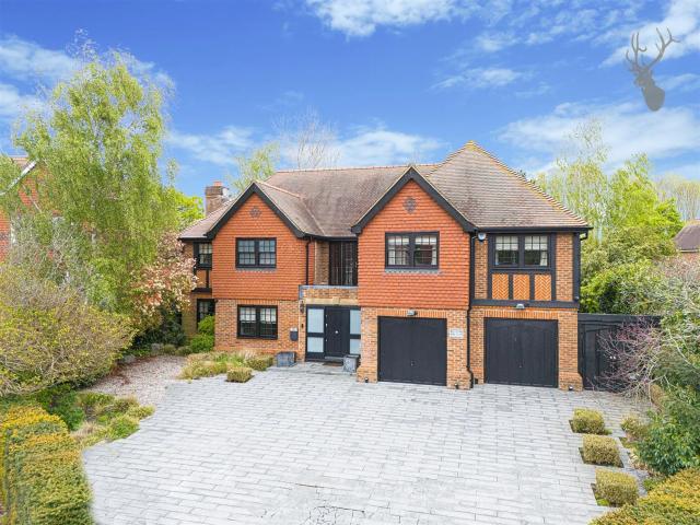 House for rent in Middle Park, Greater London