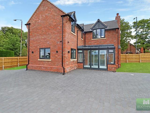 House for rent in Ladyes Hills, Green Close