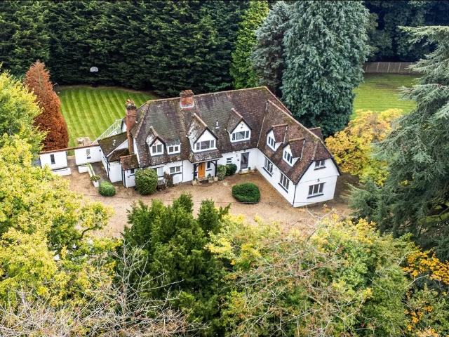 House for rent in Old Knebworth, North Hertfordshire