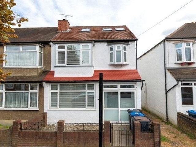 Room for rent in London Borough of Croydon, South Norwood