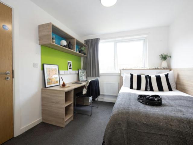 House for rent in Chinatown, Calderstones
