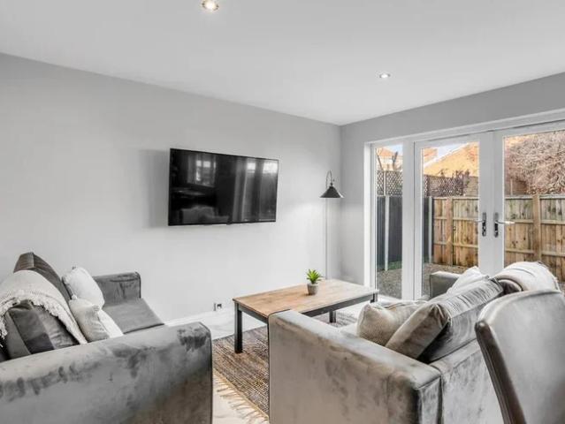 House for rent in New Catton, East Bank
