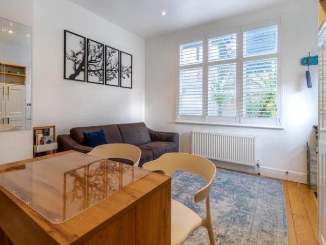 House for rent in New Town, Horsham