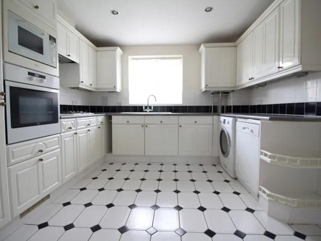 House for rent in Pouchen End, Hertfordshire