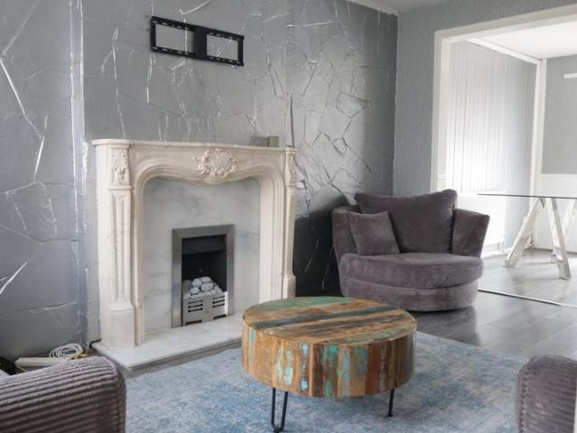 House for rent in Cabbage Hall, Calderstones