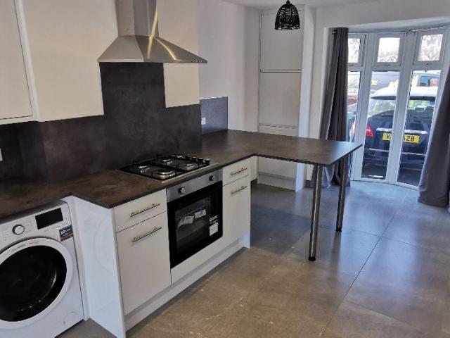 House for rent in Calderstones