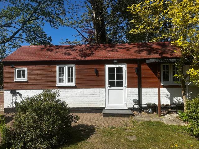 House for rent in Penn, Knotty Green