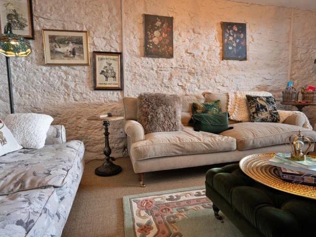 House for rent in Charlesworth, East Midlands
