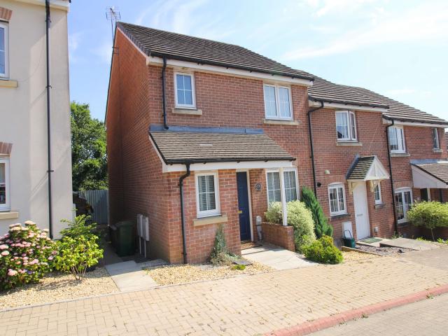 House for rent in Llantwit Fardre, Church Village
