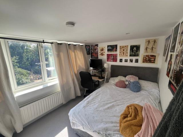 House for rent in Earlsfield, Greater London