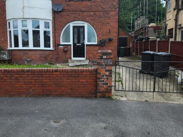 House for rent in Oakwood, West Yorkshire