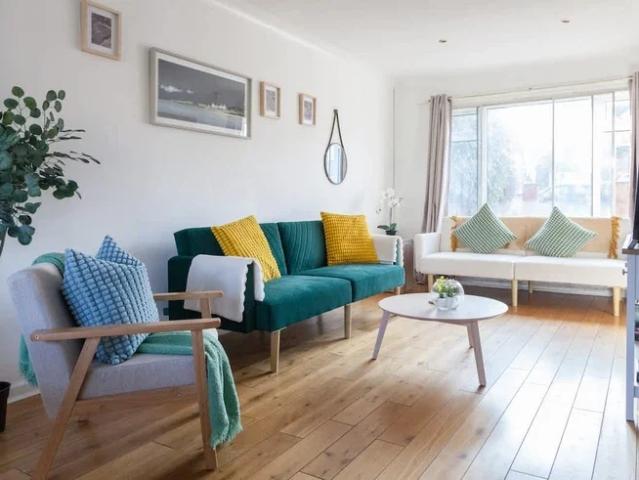 House for rent in Heald Green, Greater Manchester