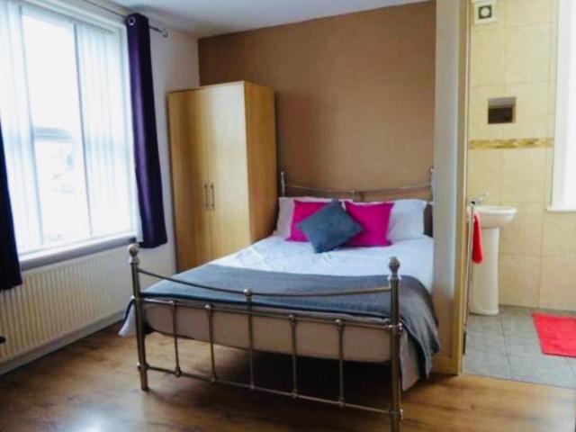 House for rent in Huddersfield, West Yorkshire