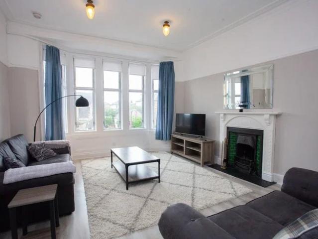 Flat for rent in Giffnock, Scotland
