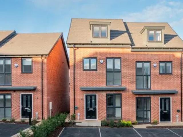 House for rent in Flower Estate, Firth Park