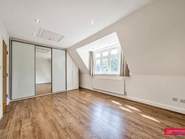House for rent in Whetstone, Greater London