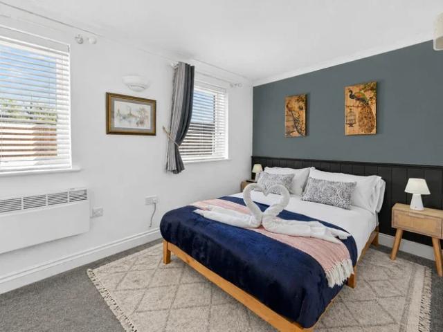 House for rent in Crownhill, Shenley Church End