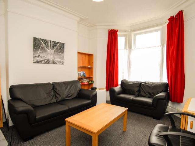 House for rent in Pennycomequick, Mount Wise