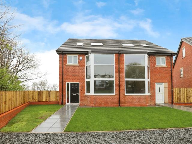 House for rent in Burnedge, Greater Manchester