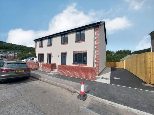 House for rent in Cymmer, Wales