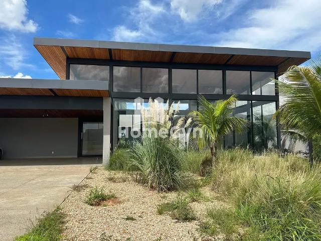 Casa aluguel em Região Geográfica Imediata de Goiânia, Goiânia