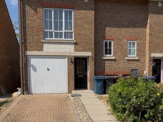 House for rent in Little Stanmore, Greater London
