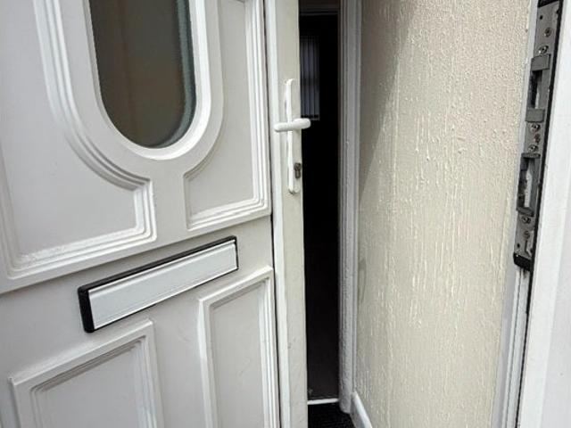 House for rent in Calderstones