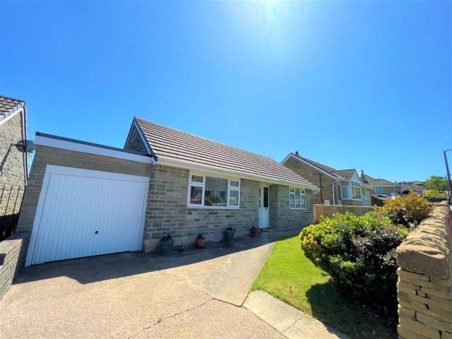 House for rent in Hoylandswaine, South Yorkshire