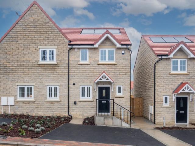 House for rent in Low Moor, West Yorkshire