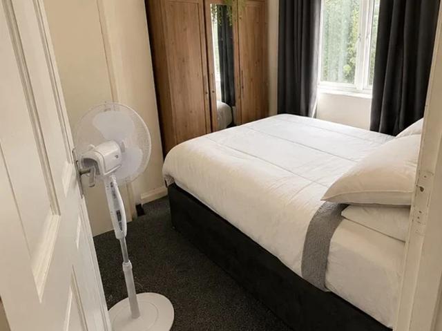 Room for rent in Bakersfield, Haddon