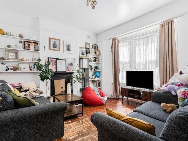 House for rent in London Borough of Ealing, Hanwell
