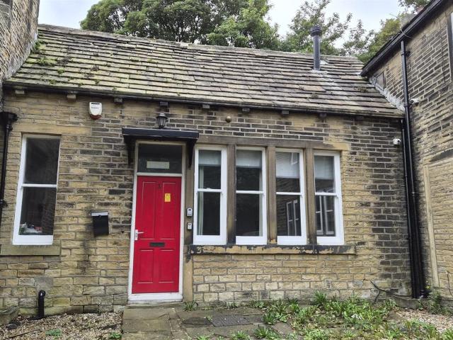 House for rent in Fountainhead, Calderdale