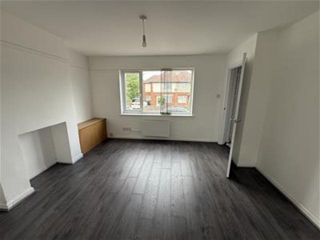 House for rent in Aldersley, West Midlands