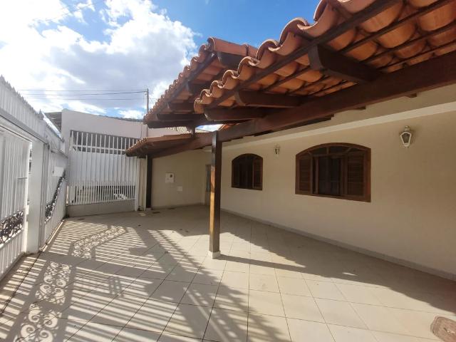 Casa aluguel em Região Geográfica Imediata do Distrito Federal, Região Integrada de Desenvolvimento do Distrito Federal e Entorno