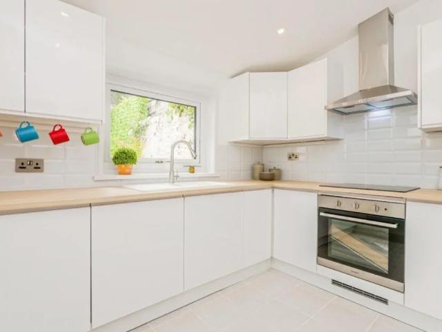 House for rent in Plasnewydd, Falcon Lodge