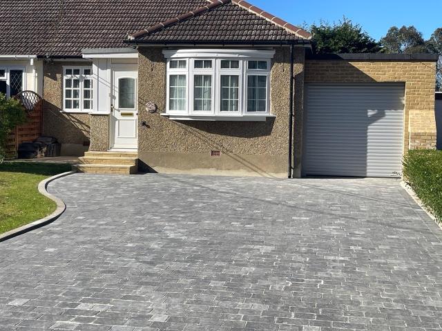 House for rent in Pilgrims' Hatch, Navestock Side