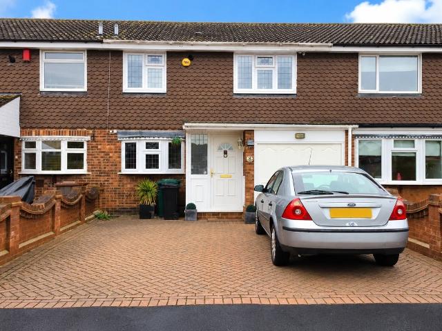 House for rent in Elm Park, Greater London