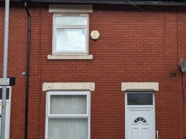 House for rent in Hathershaw, Pendock