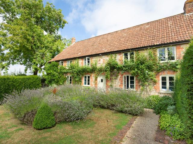 House for rent in Broadshard, Somerset
