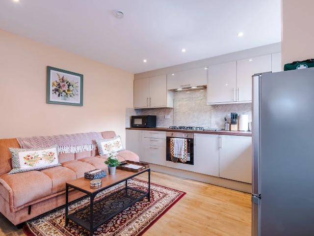 House for rent in Oldham Edge, Pendock